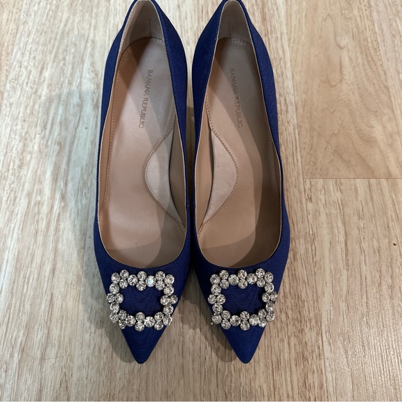 New Banana Republic Madison Blue Crystal Buckle Pumps Size 8.5 - Picture 2 of 12